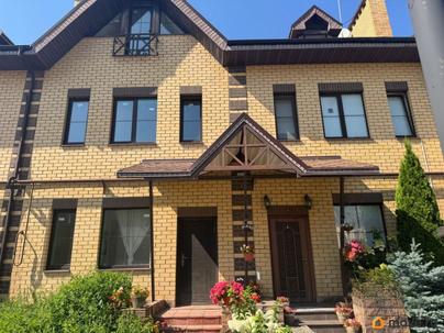 таунхаус, 180 м&sup2;, 1.85 сотки