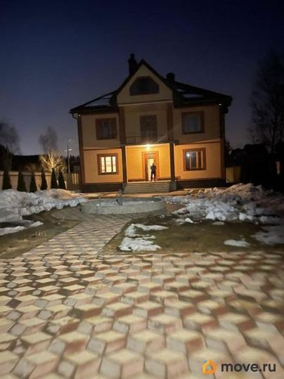 дом, 612 м&sup2;, 15 соток